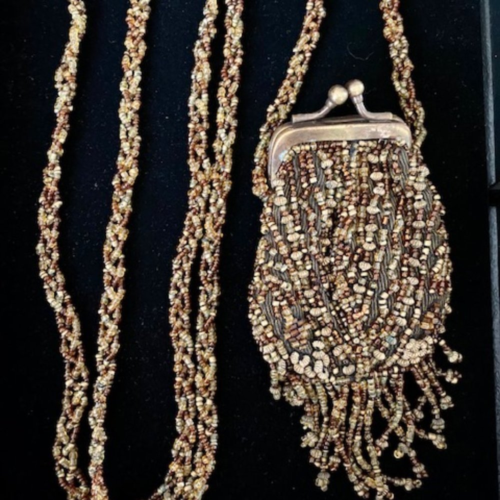 SMALL BRONZE SILK BEADED CROSSBODY COIN PURSE